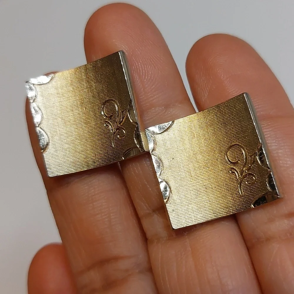 *Vintage Art Deco Ornate Engrave Design Classy Cufflinks Gold Tone Curved Square